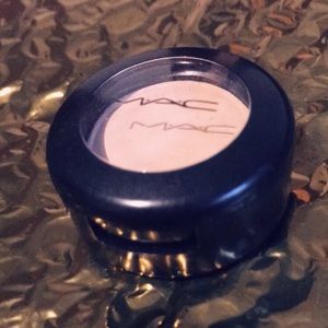 MAC Satin Eyeshadow in BRULE